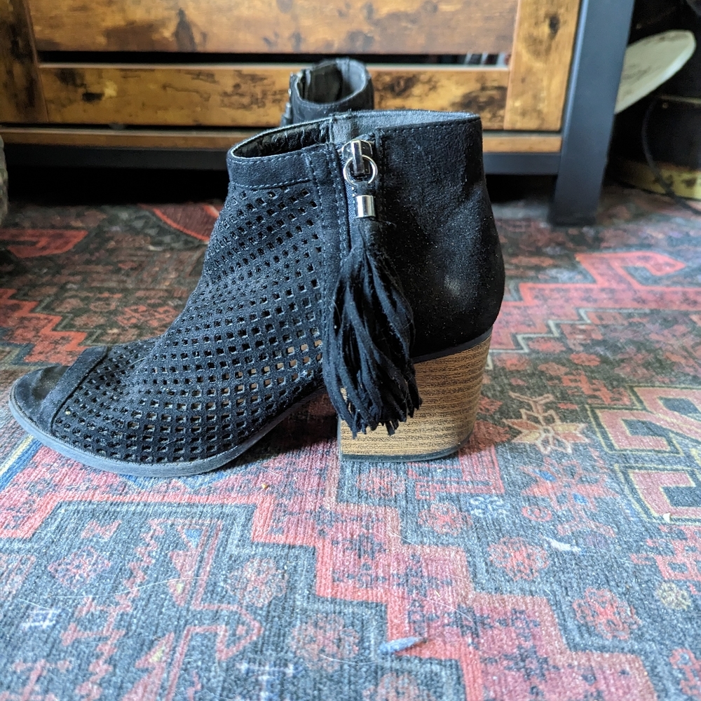Shoes - Picture 3 of 6